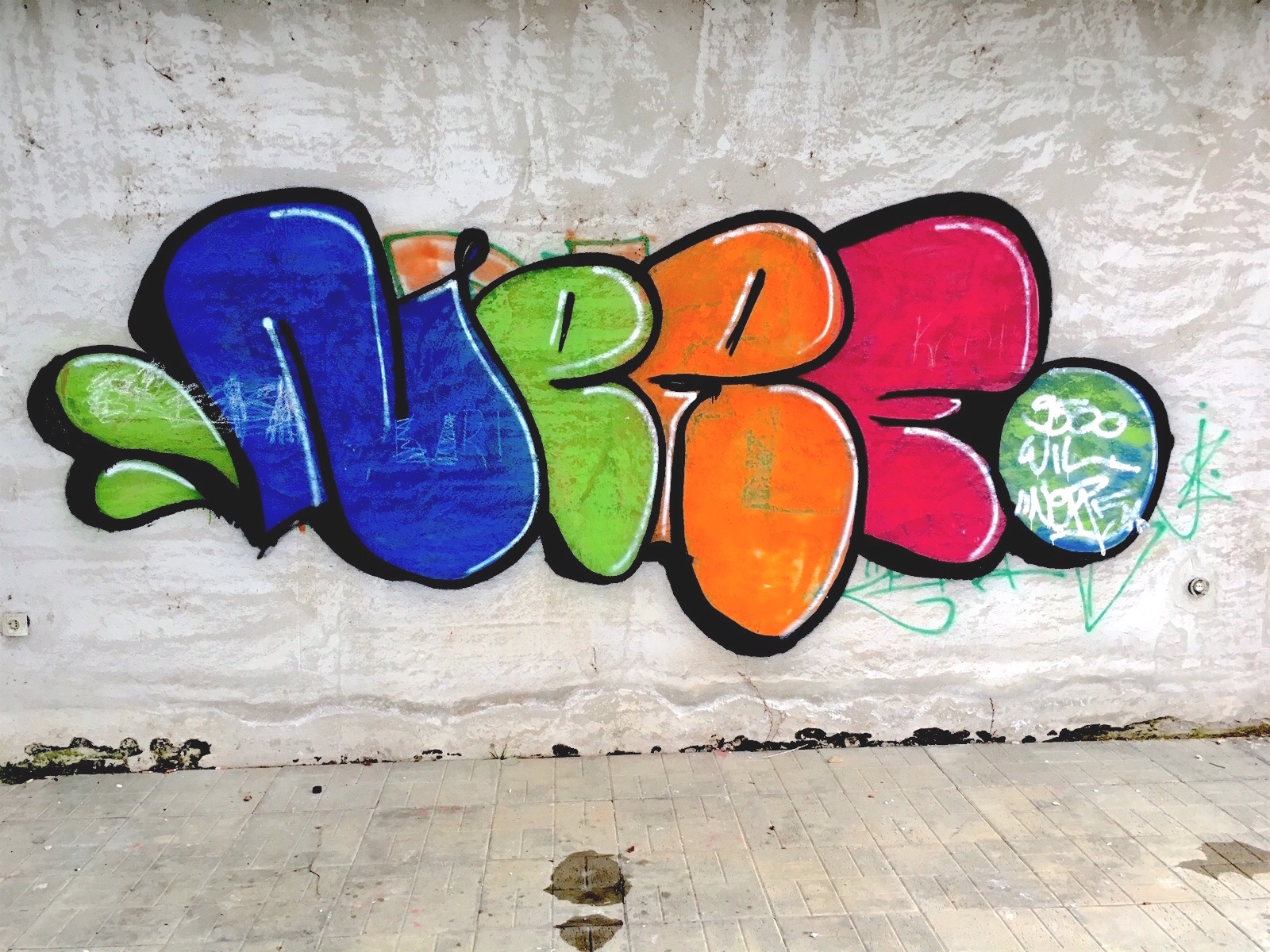 Bearbeitet<br>Graffiti; NERF